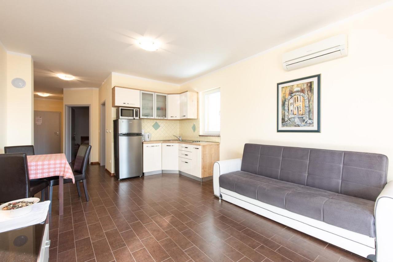 Apartments Bella Vista Крк Екстер'єр фото