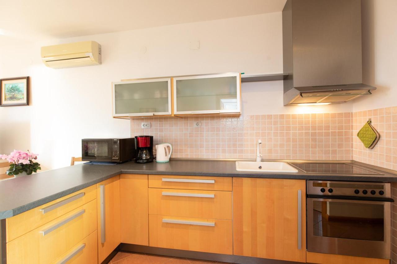 Apartments Bella Vista Крк Екстер'єр фото