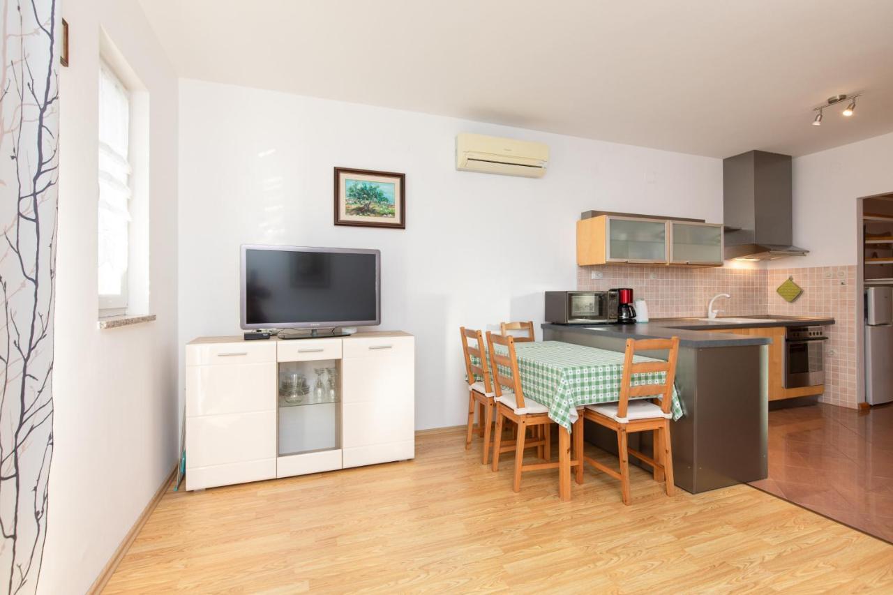 Apartments Bella Vista Крк Екстер'єр фото